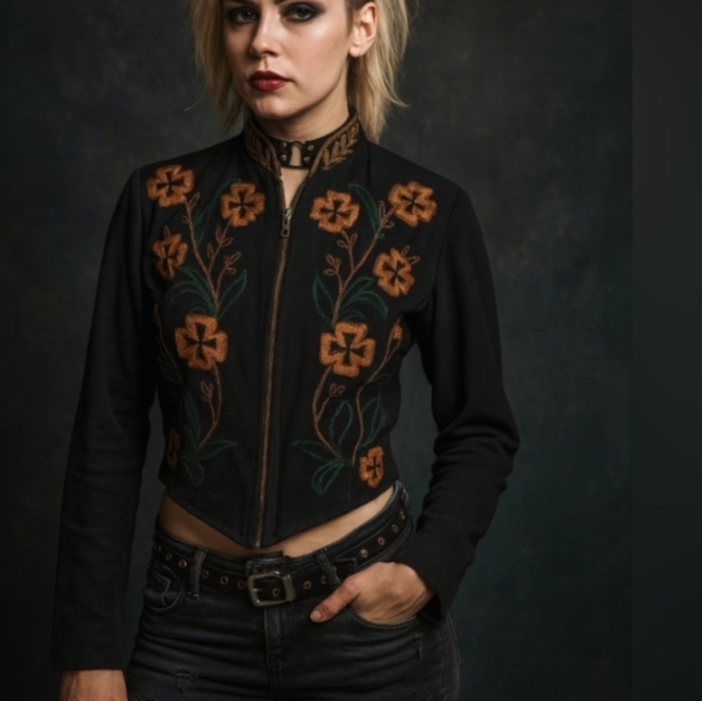 Vintage MODI Embroidered Sequin Floral Cropped Jacket – Black Zip Front – Size M